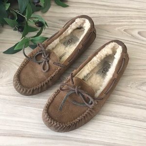UGG Dakota Slipper Moccasin Suede Tan Sz 6
